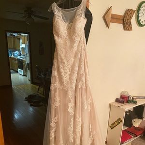 Wedding dress